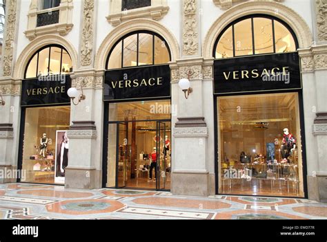 Versace – INA Center